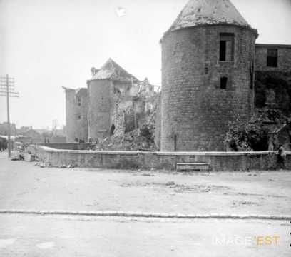Château en ruines (Péronne)
